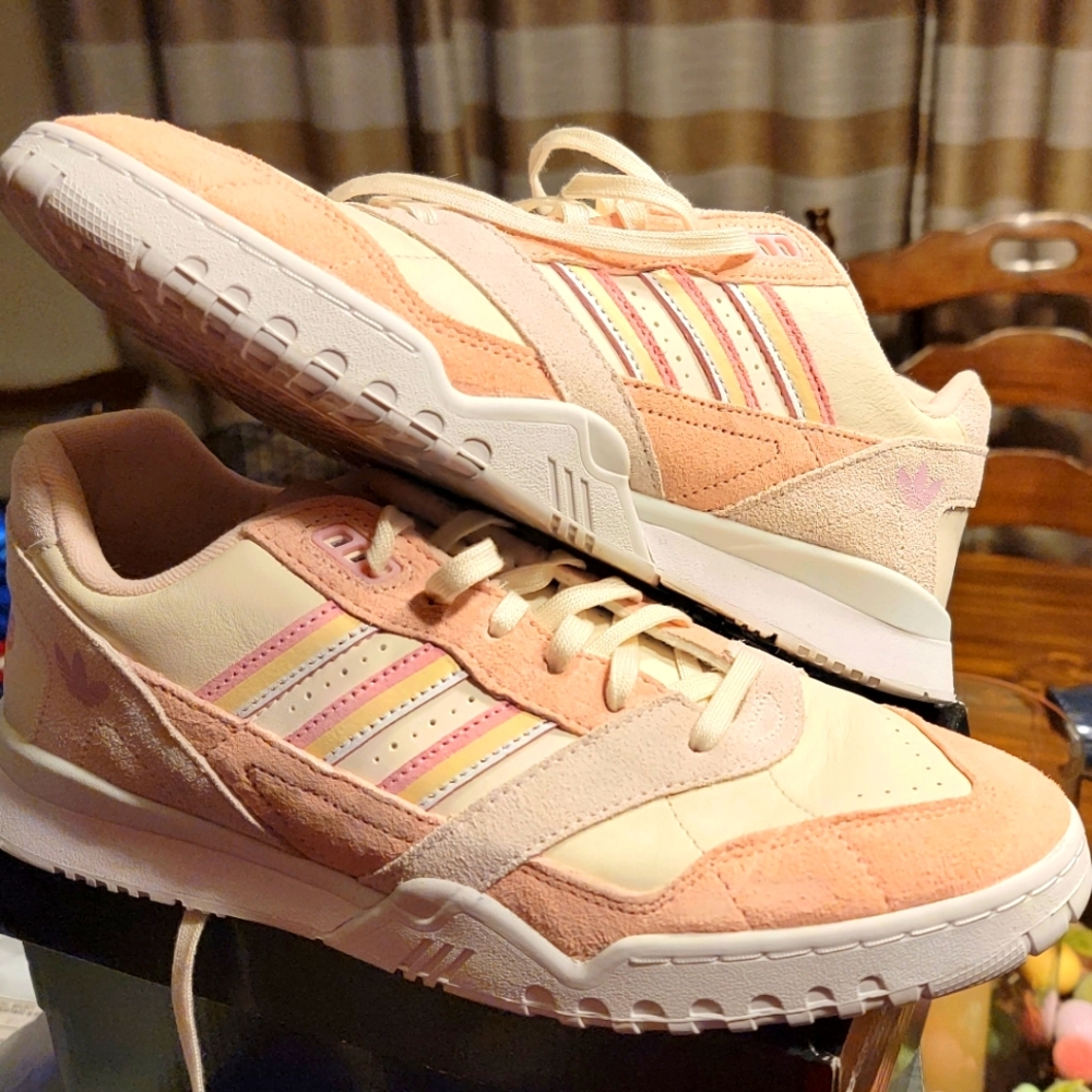 Adidas Originals A.R. Trainer Womens Shoes Trainers Pink Retro - Never Worn